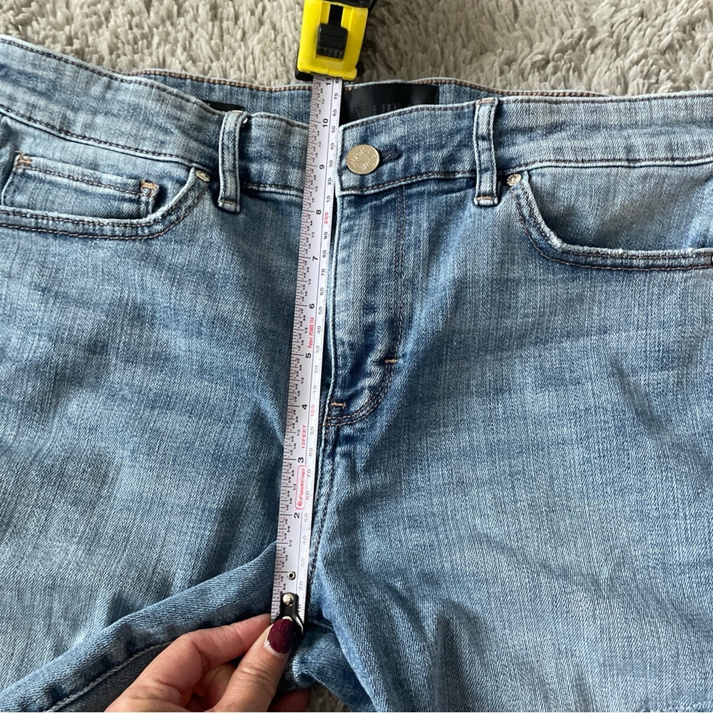 White House Black Market Women's Jeans The Girlfriend Sz 6 Light Wash Distressed - Picture 6 of 10